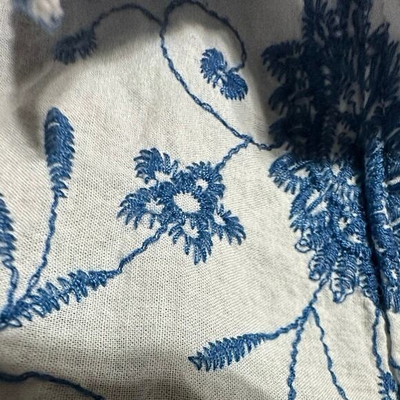 Chaps Women's Floral Button Up Sleeveless Embroidered Tank Top Size L - Picture 3 of 5